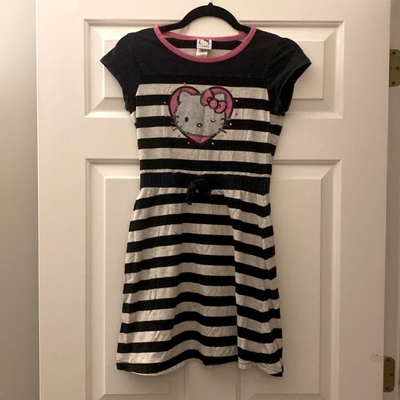 Comfy Hello Kitty dress - Picture 2 of 7